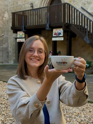 Naše kolegyně Péťa všemi doušky doporučuje dělat cappuccino z výběrové kávy, ať už máte rádi hořkou, ovocitou či sladkou...